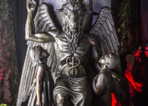 Die &amp;quot;grootste openbare sataniese seremonie in die geskiedenis&amp;quot;