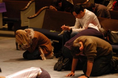 Die deurslaggewende verband tussen verenigde gebed en sending