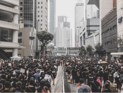 Hong Kong - &amp;#39;Hartverskeurende&amp;#39; dag terwyl Beijing nasionale veiligheidswetgewing instel